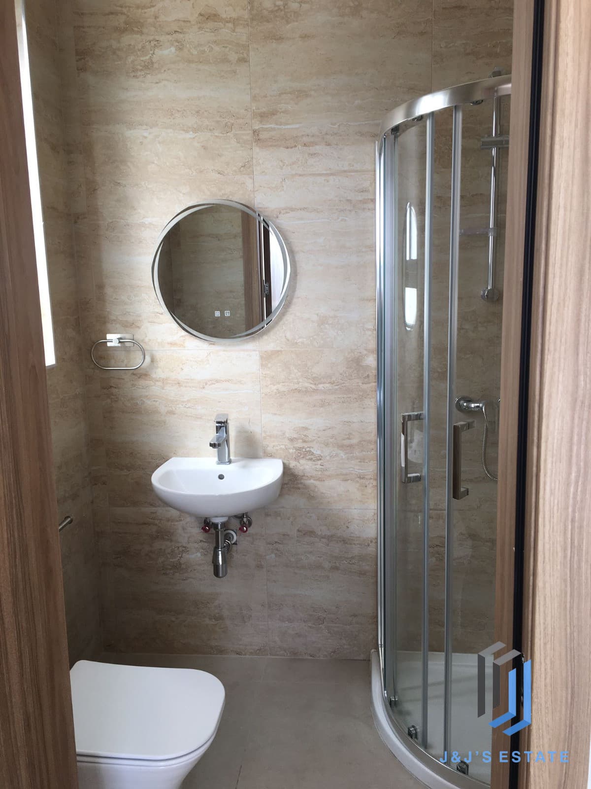 Fully Furnished Penthouse with Three Bedrooms Swieqi · 10