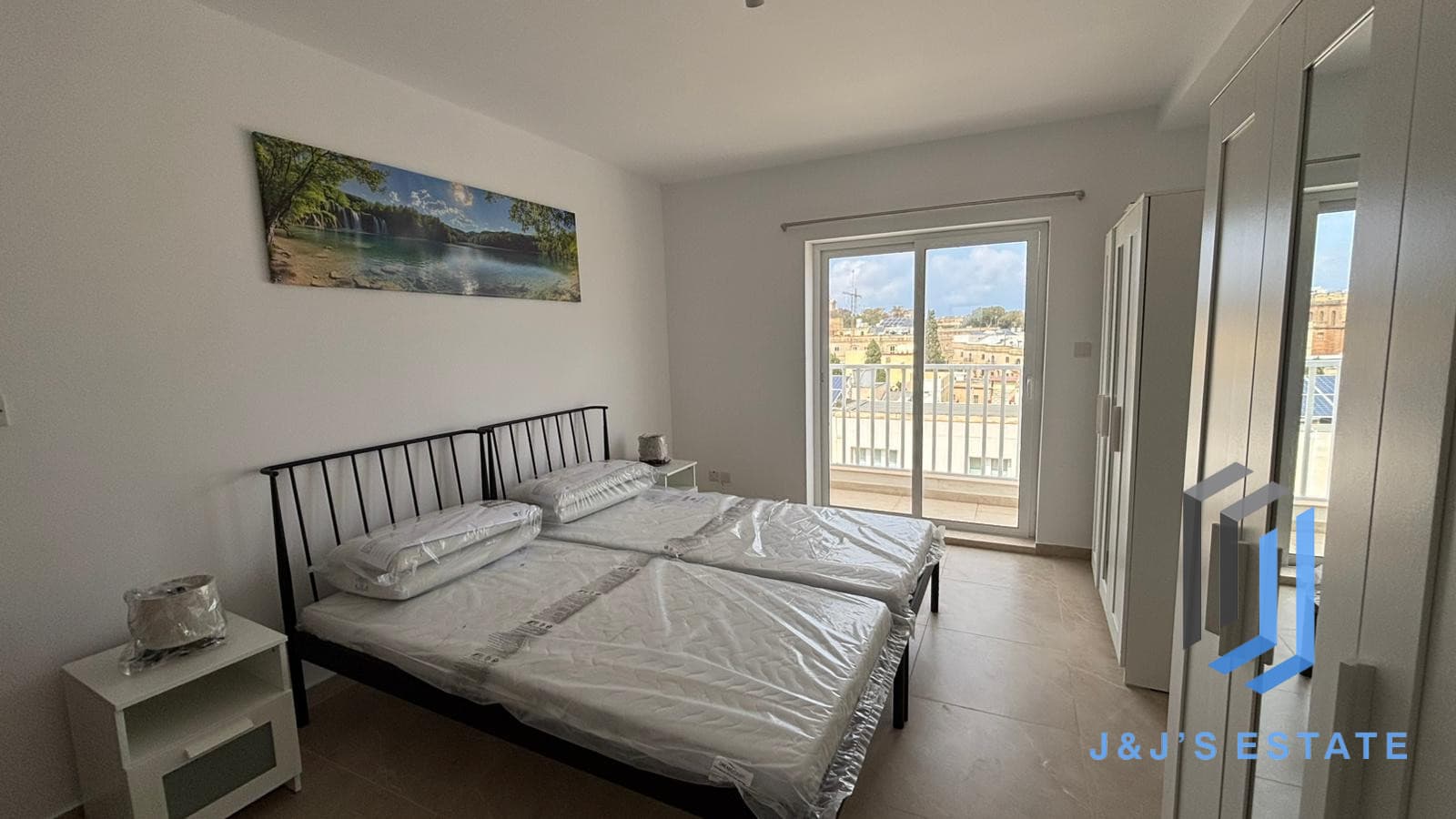 Fully Furnished Three Bedroom Apartment in Swieqi · 11