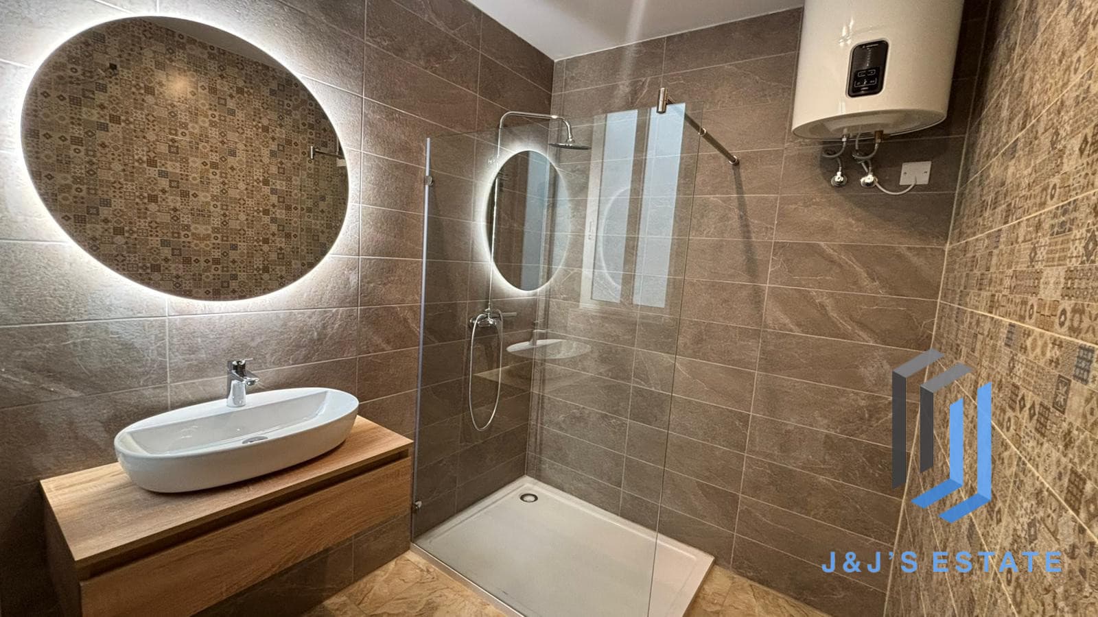 Fully Furnished Three Bedroom Apartment in Swieqi · 14