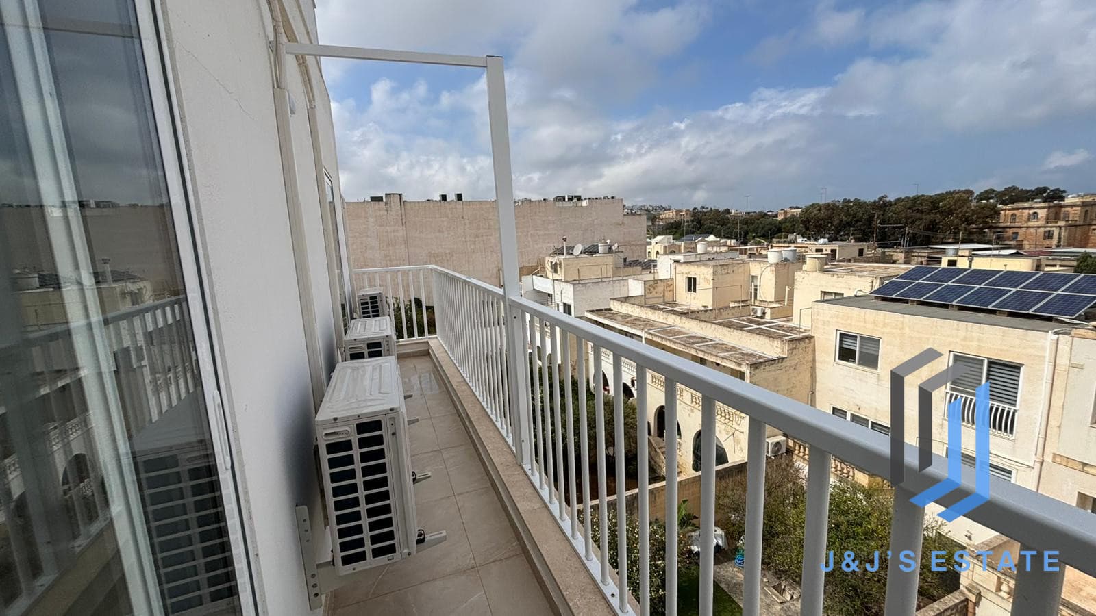 Fully Furnished Three Bedroom Apartment in Swieqi · 10