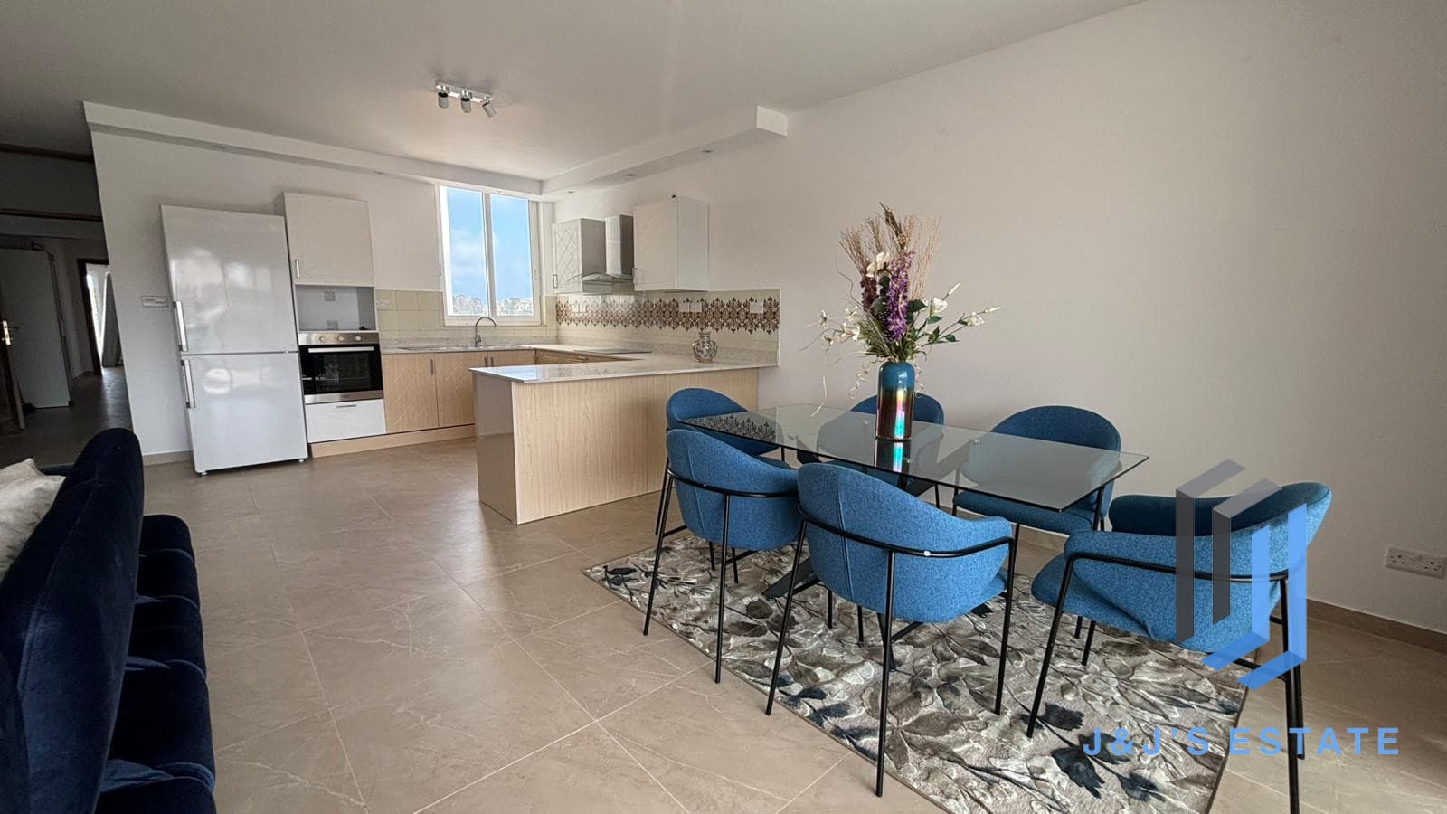 Fully Furnished Three Bedroom Apartment in Swieqi · 6