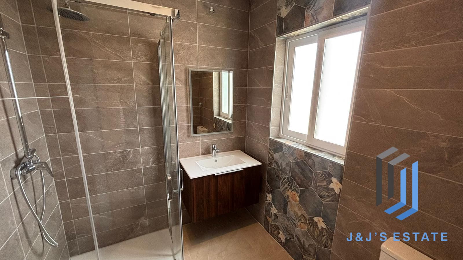 Fully Furnished Three Bedroom Apartment in Swieqi · 15