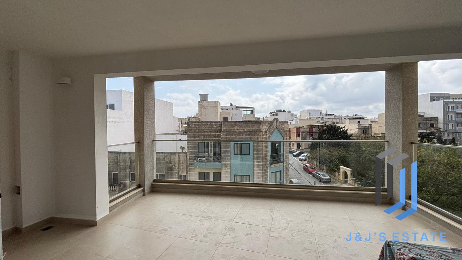 Fully Furnished Three Bedroom Apartment in Swieqi · 7