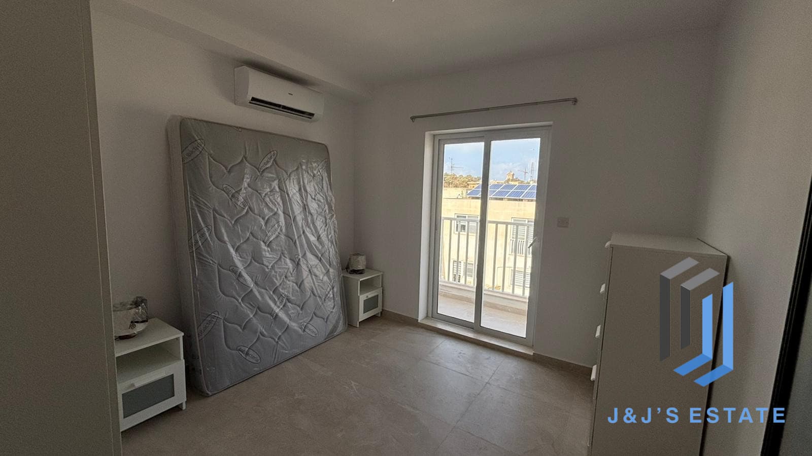 Fully Furnished Three Bedroom Apartment in Swieqi · 5