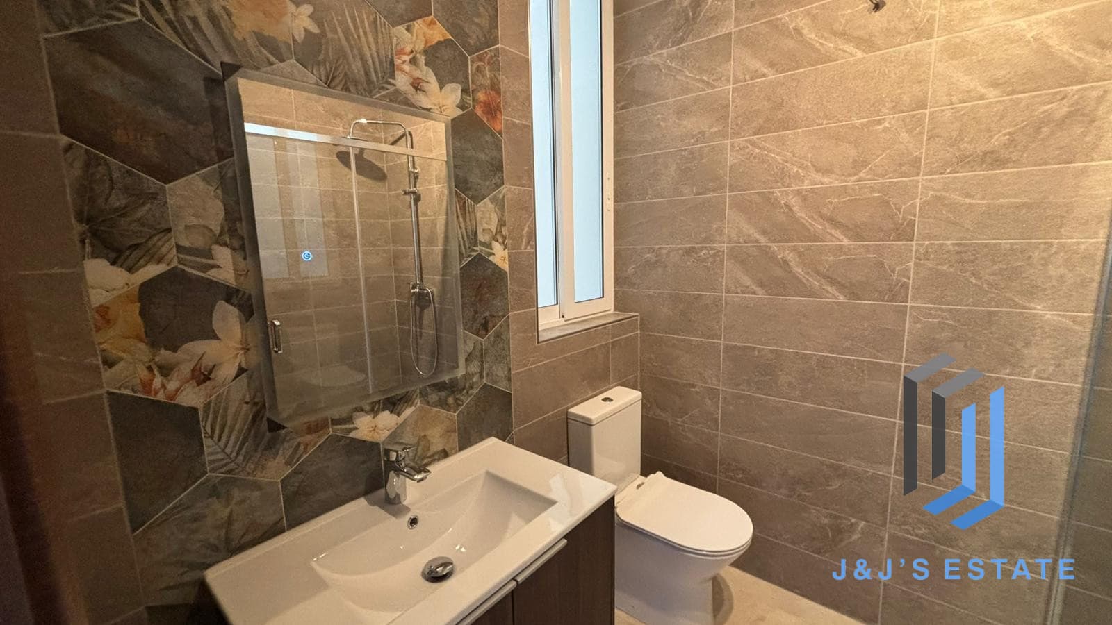 Fully Furnished Three Bedroom Apartment in Swieqi · 9