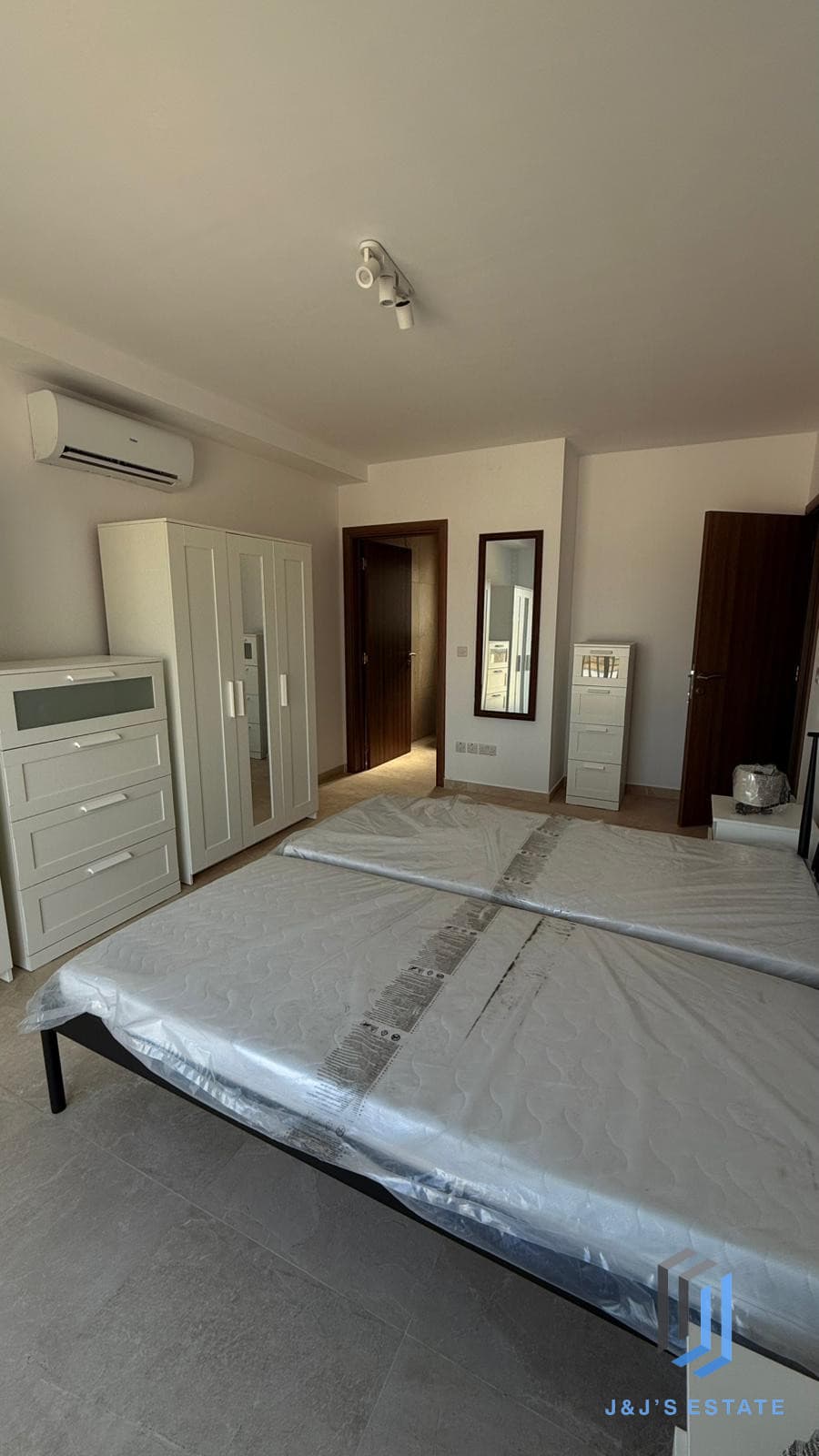 Fully Furnished Penthouse Apartment for Rent Swieqi · 6
