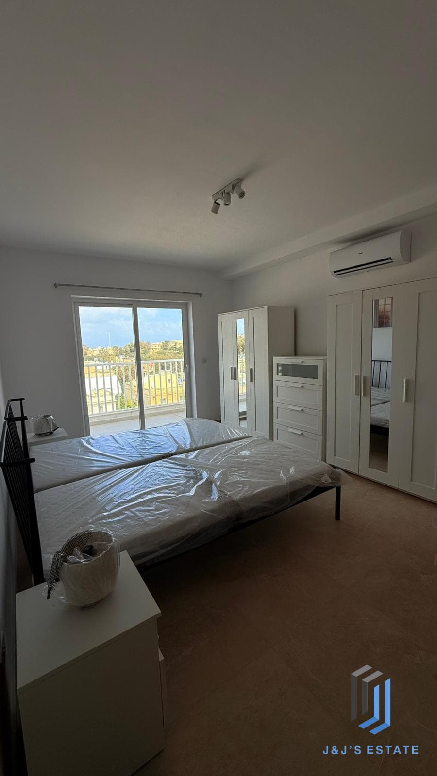 Fully Furnished Penthouse Apartment for Rent Swieqi · 8