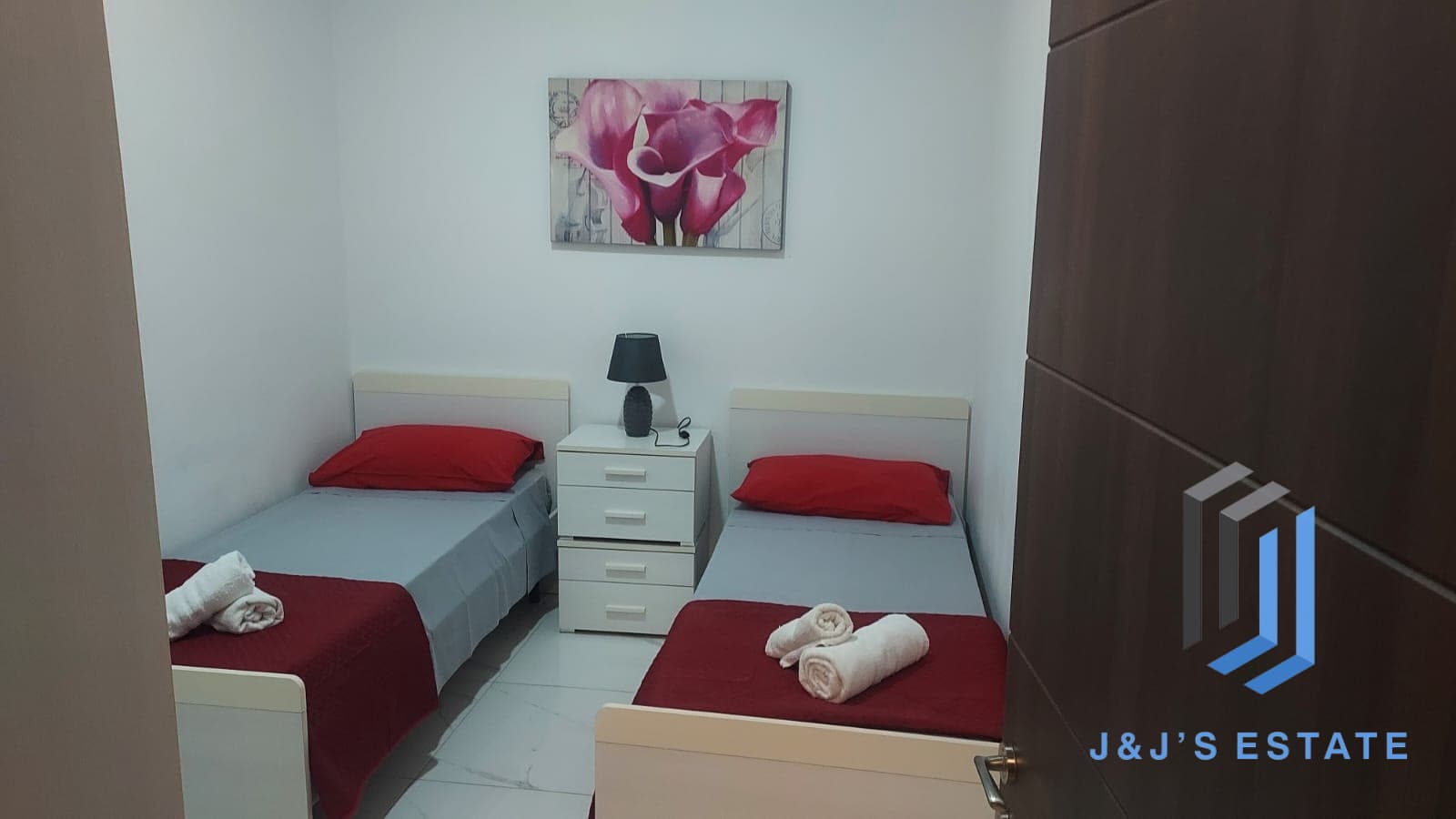 Cozy Two Bedroom Rental in Central Sliema · 4