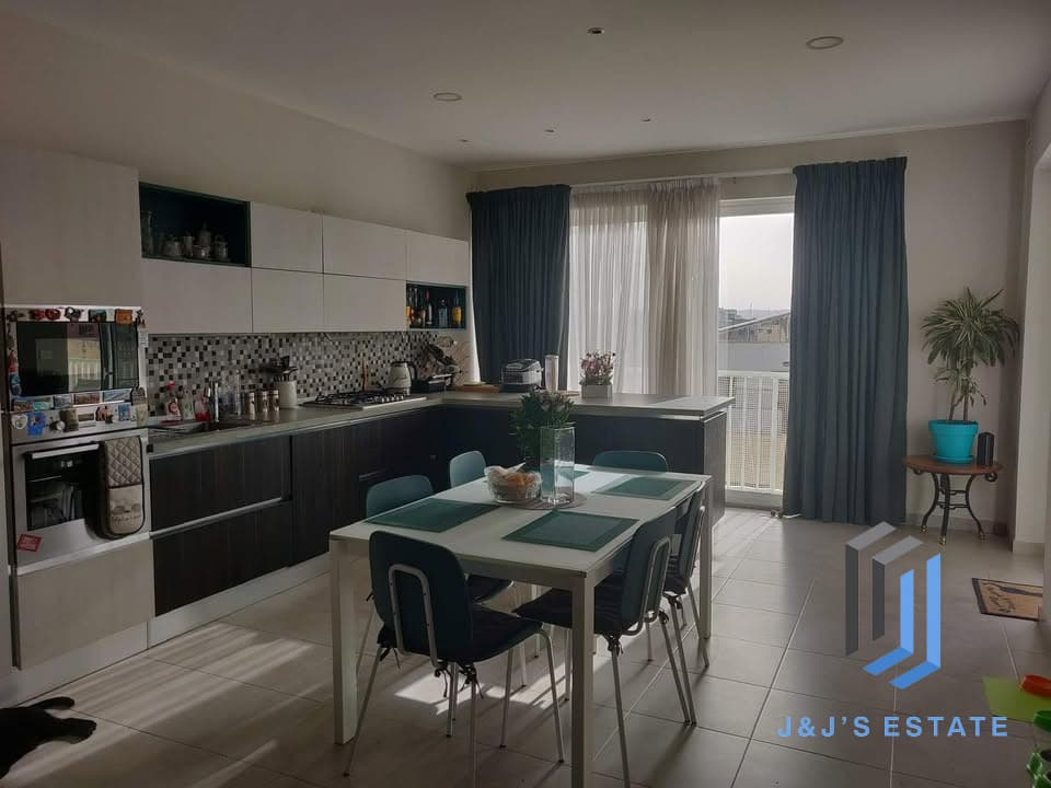 Two-bedroom apartment in central San Gwann · 1