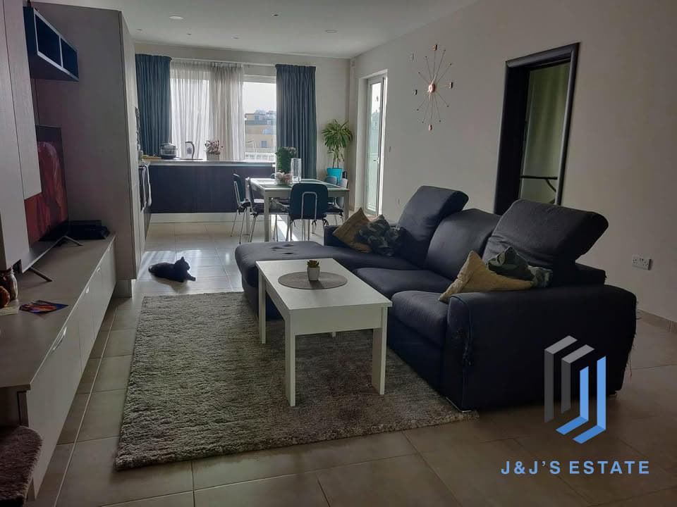 Two-bedroom apartment in central San Gwann · 3
