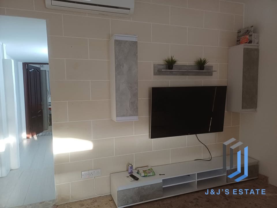 Modern Two Bedroom Apartment in Lively Bugibba Area · 4