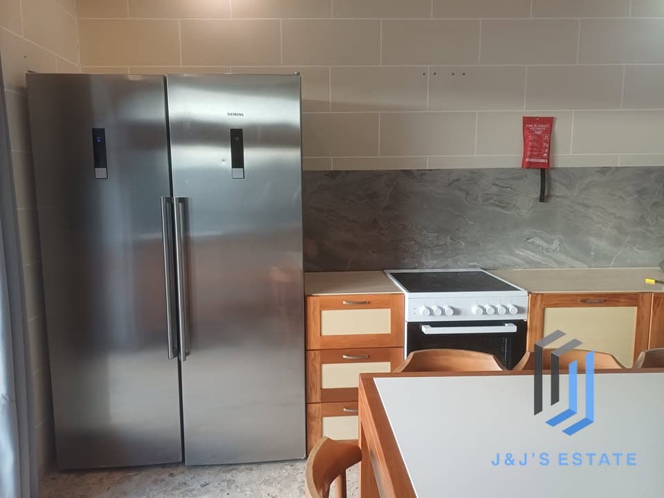 Modern Two Bedroom Apartment in Lively Bugibba Area · 3