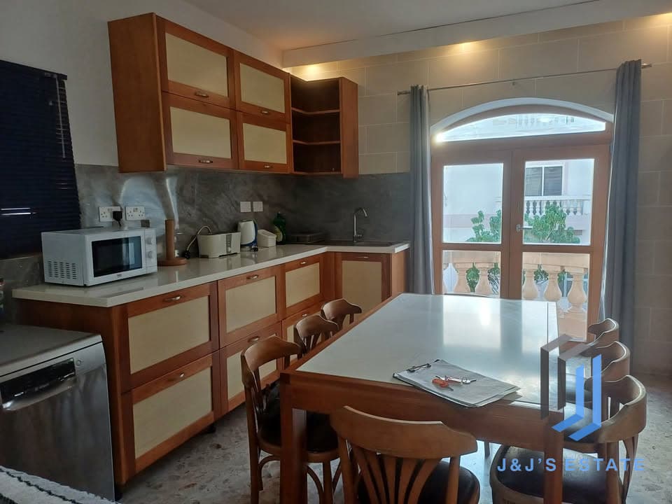 Modern Two Bedroom Apartment in Lively Bugibba Area