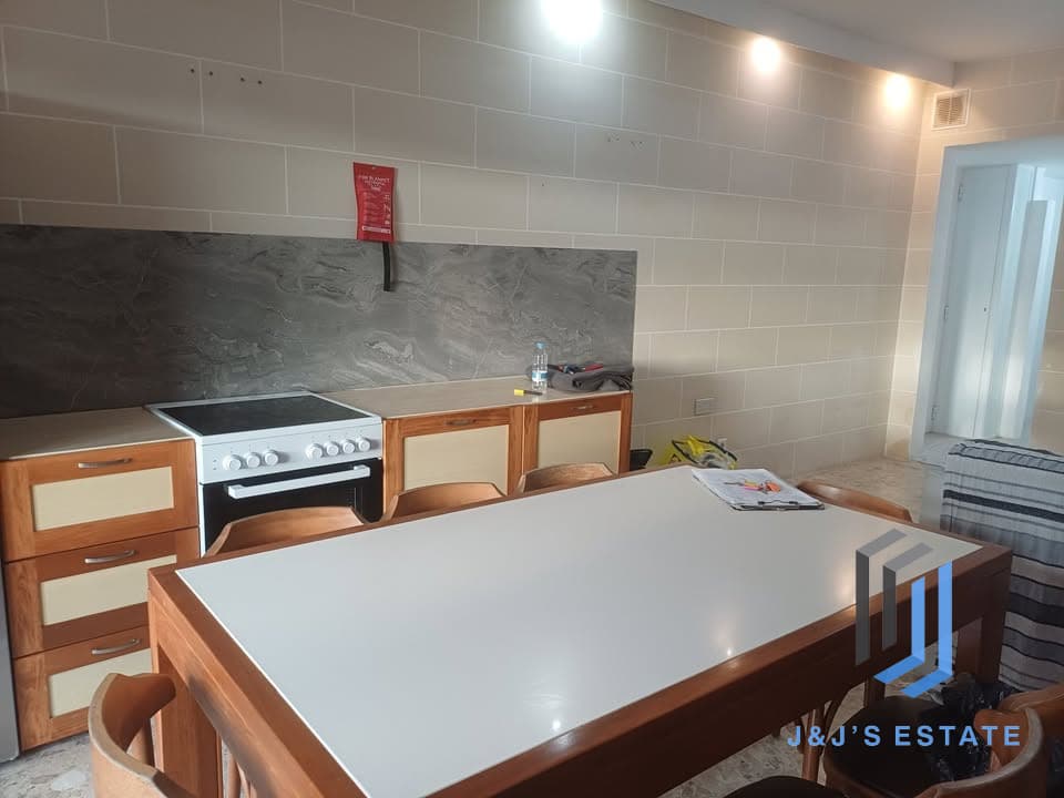 Modern Two Bedroom Apartment in Lively Bugibba Area · 2