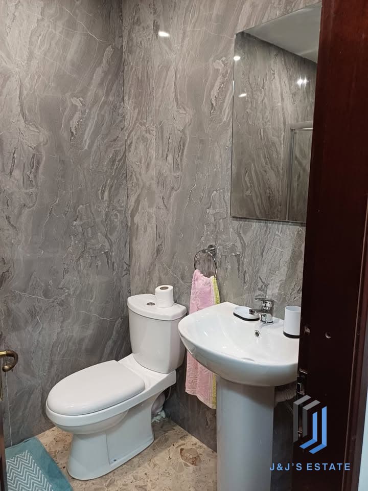 Modern Two Bedroom Apartment in Lively Bugibba Area · 9