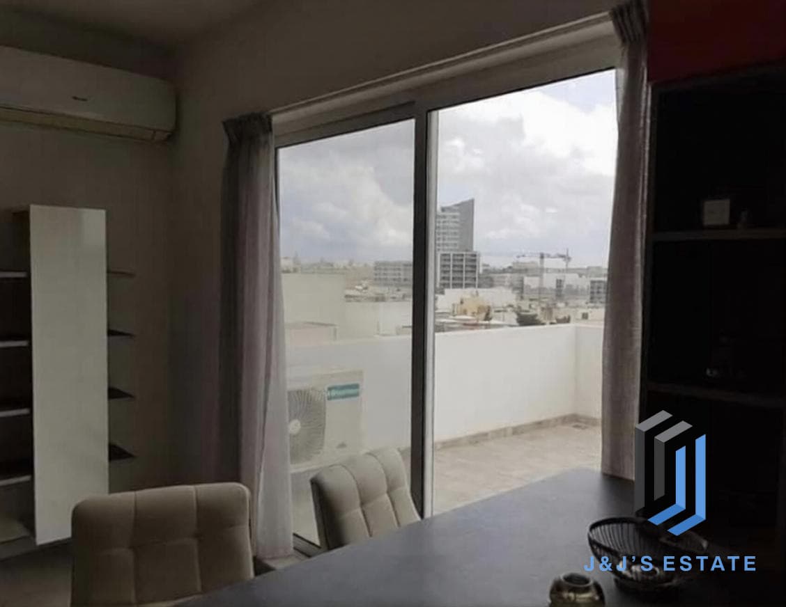 Modern Two Bedroom Apartment in Central Gzira