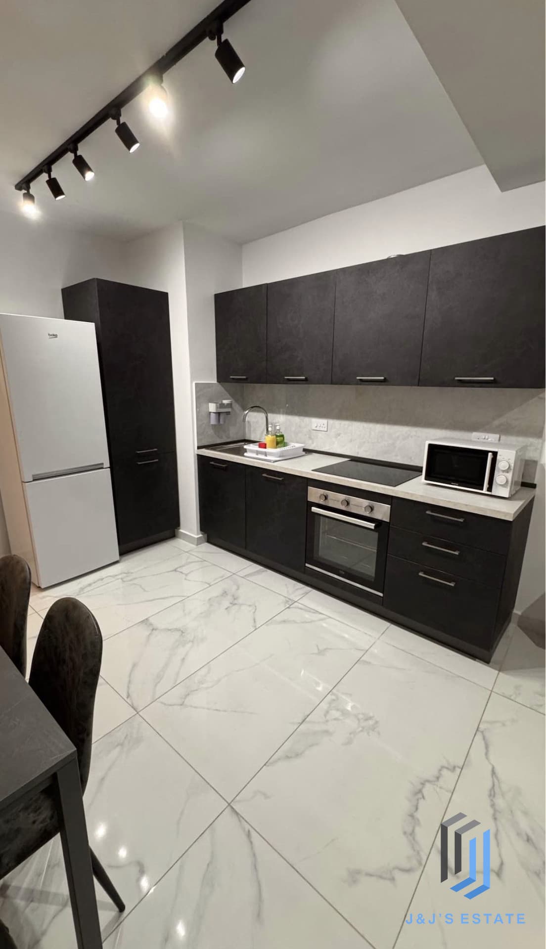 Two Bedroom Apartment for Rent Spacious Interior · 4