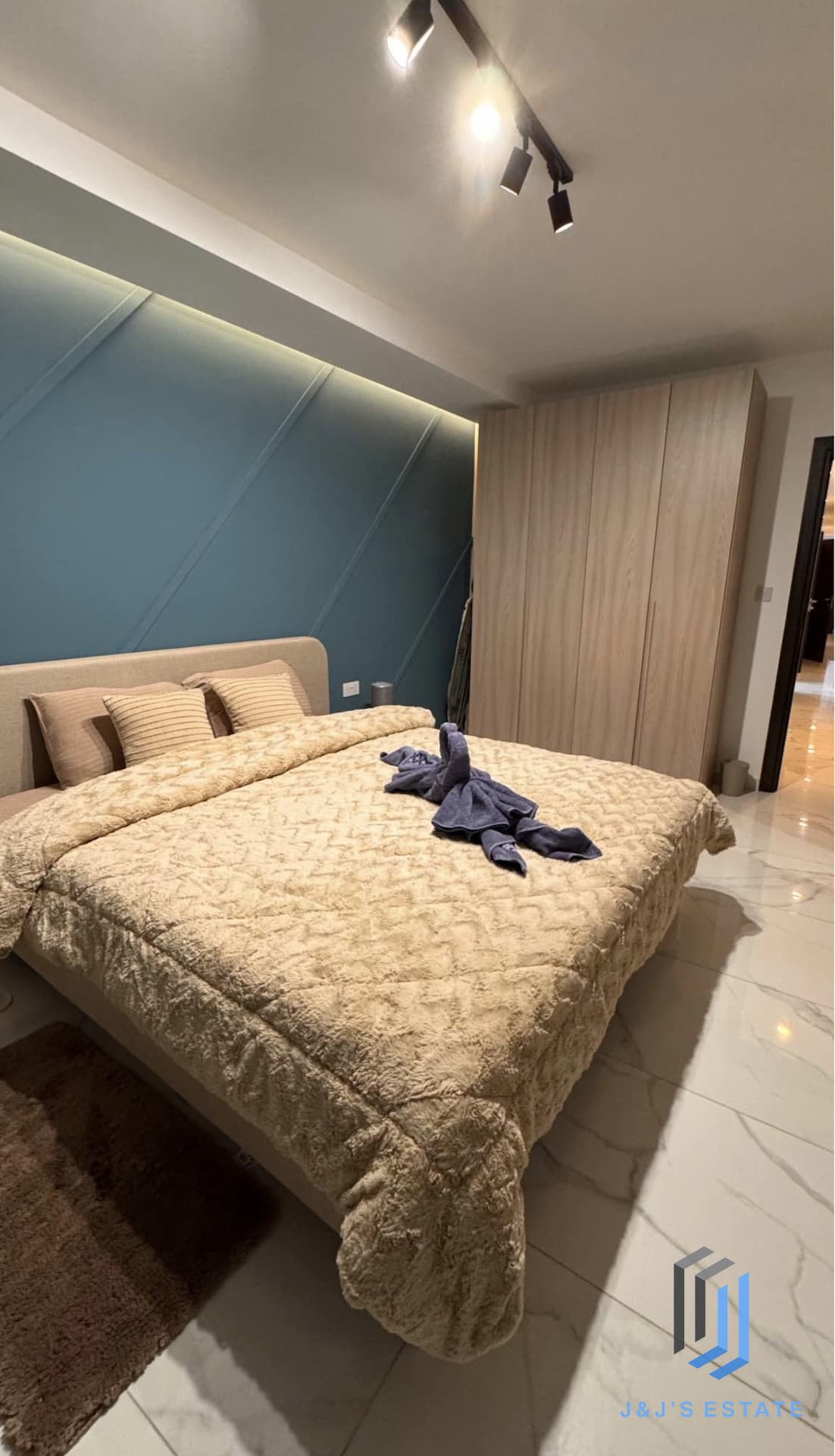 Two Bedroom Apartment for Rent Spacious Interior · 5