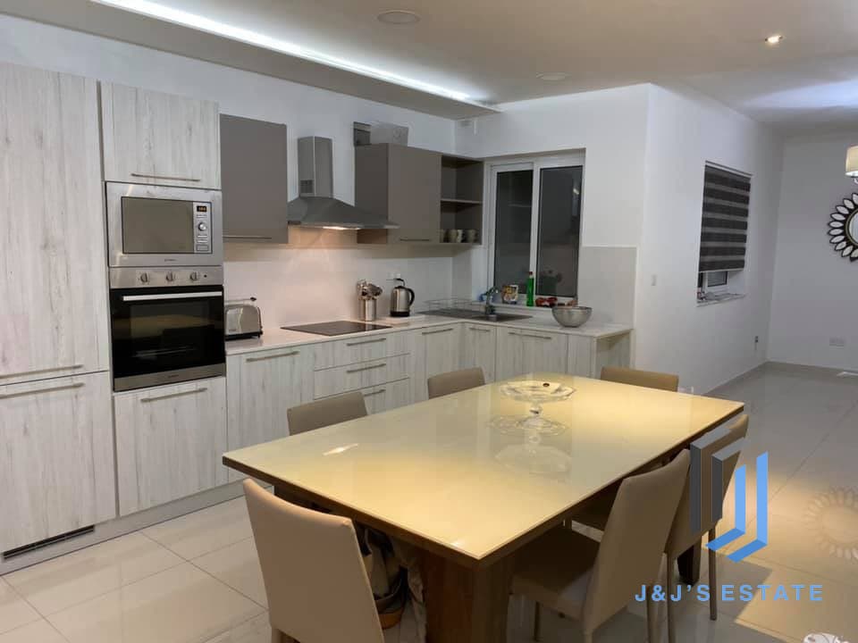 Fully Furnished Three Bedroom Apartment in San Gwann · 3