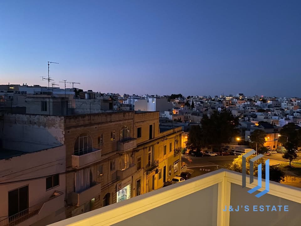 Fully Furnished Three Bedroom Apartment in San Gwann