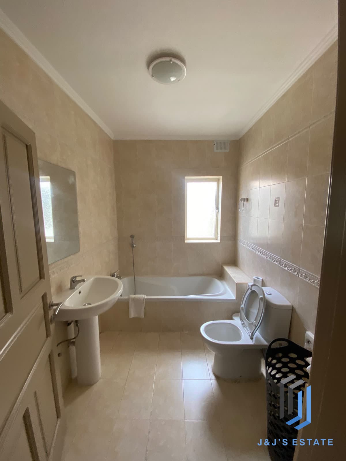 Fully Furnished Three Bedroom Apartment in Vibrant St Julian's · 8