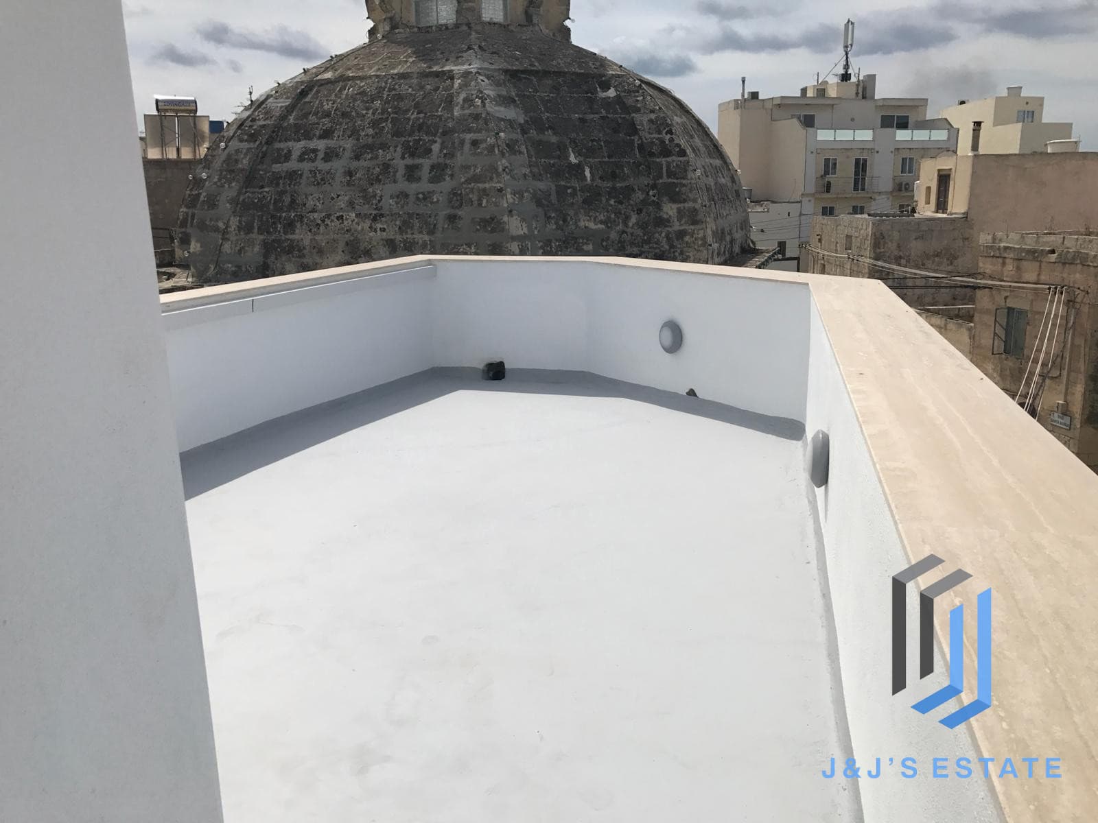 Fully Furnished Penthouse Apartment for Rent