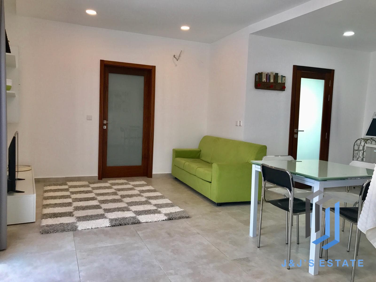 Fully Furnished Penthouse Apartment for Rent · 6