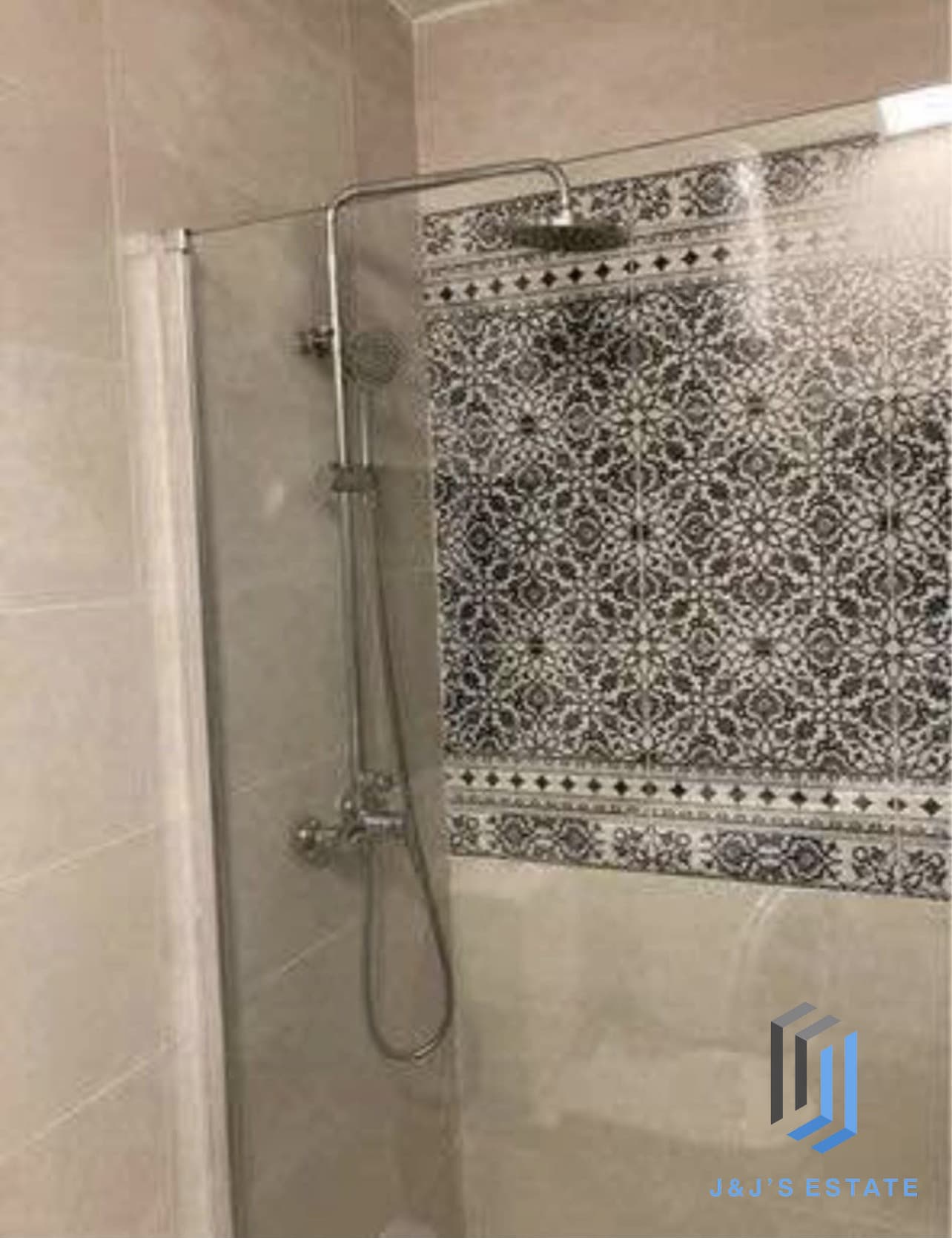 Fully Furnished Two Bedroom Apartment in Vibrant Paceville · 7