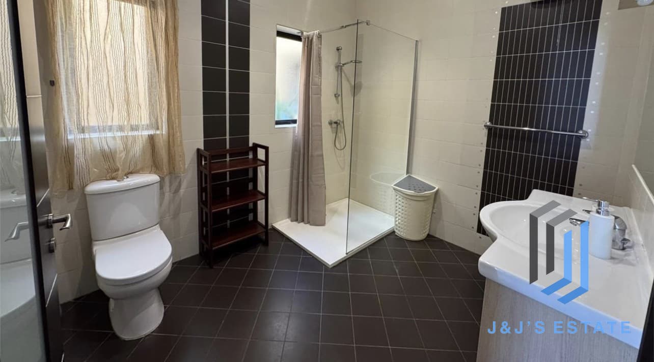 Duplex Maisonette with 4 Bedroom Fully Furnished · 10
