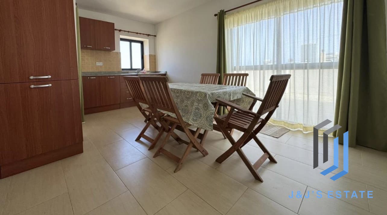Duplex Maisonette with 4 Bedroom Fully Furnished · 3
