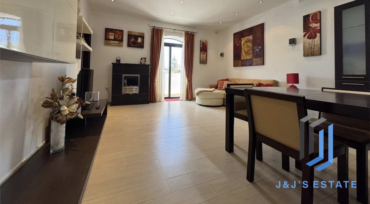 Duplex Maisonette with 4 Bedroom Fully Furnished · 5