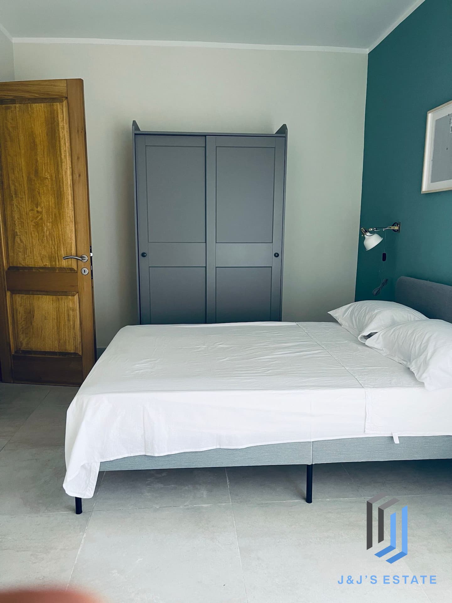 Fully furnished two-bedroom apartment in Mosta · 9