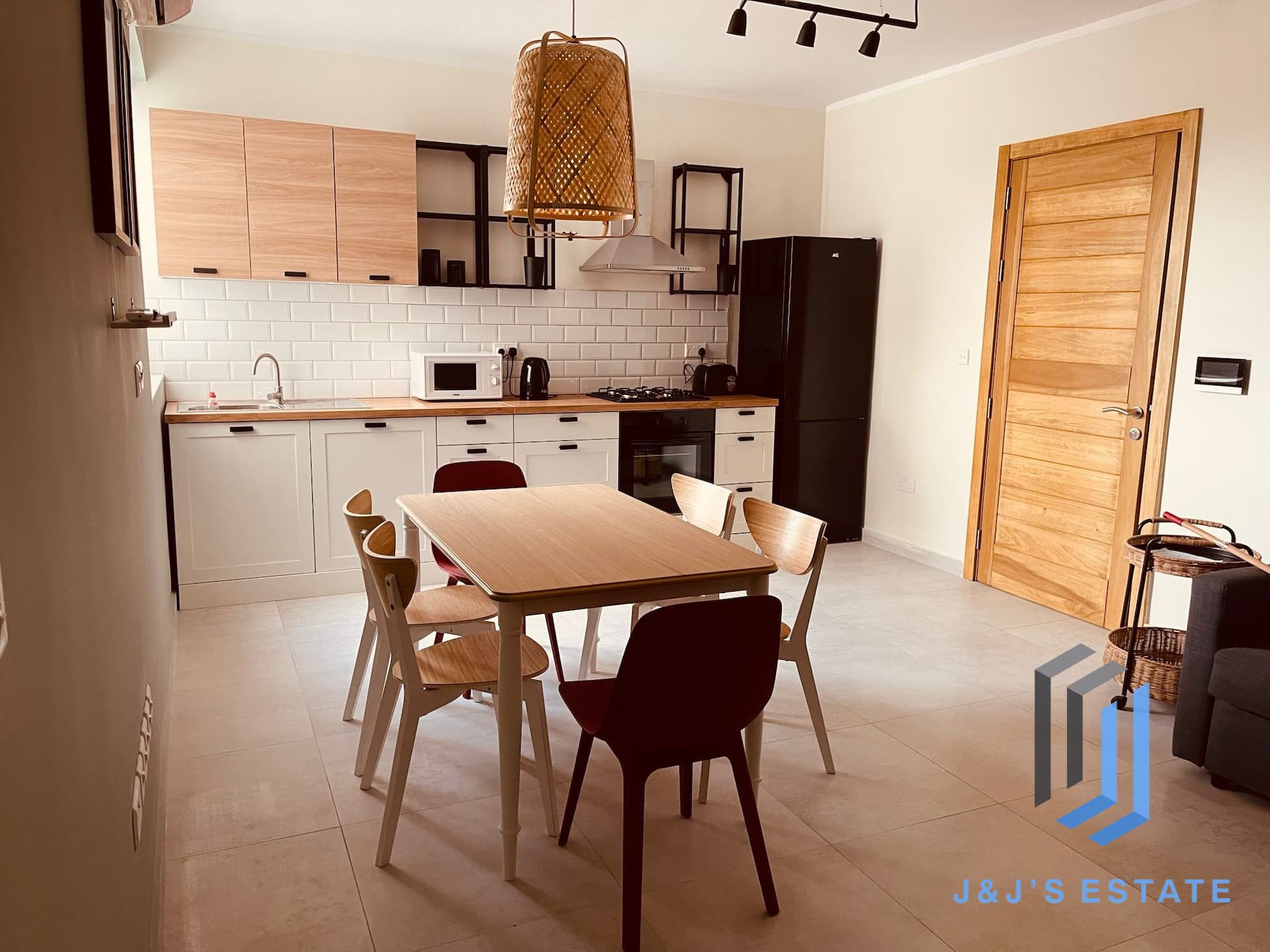 Fully furnished two-bedroom apartment in Mosta · 8