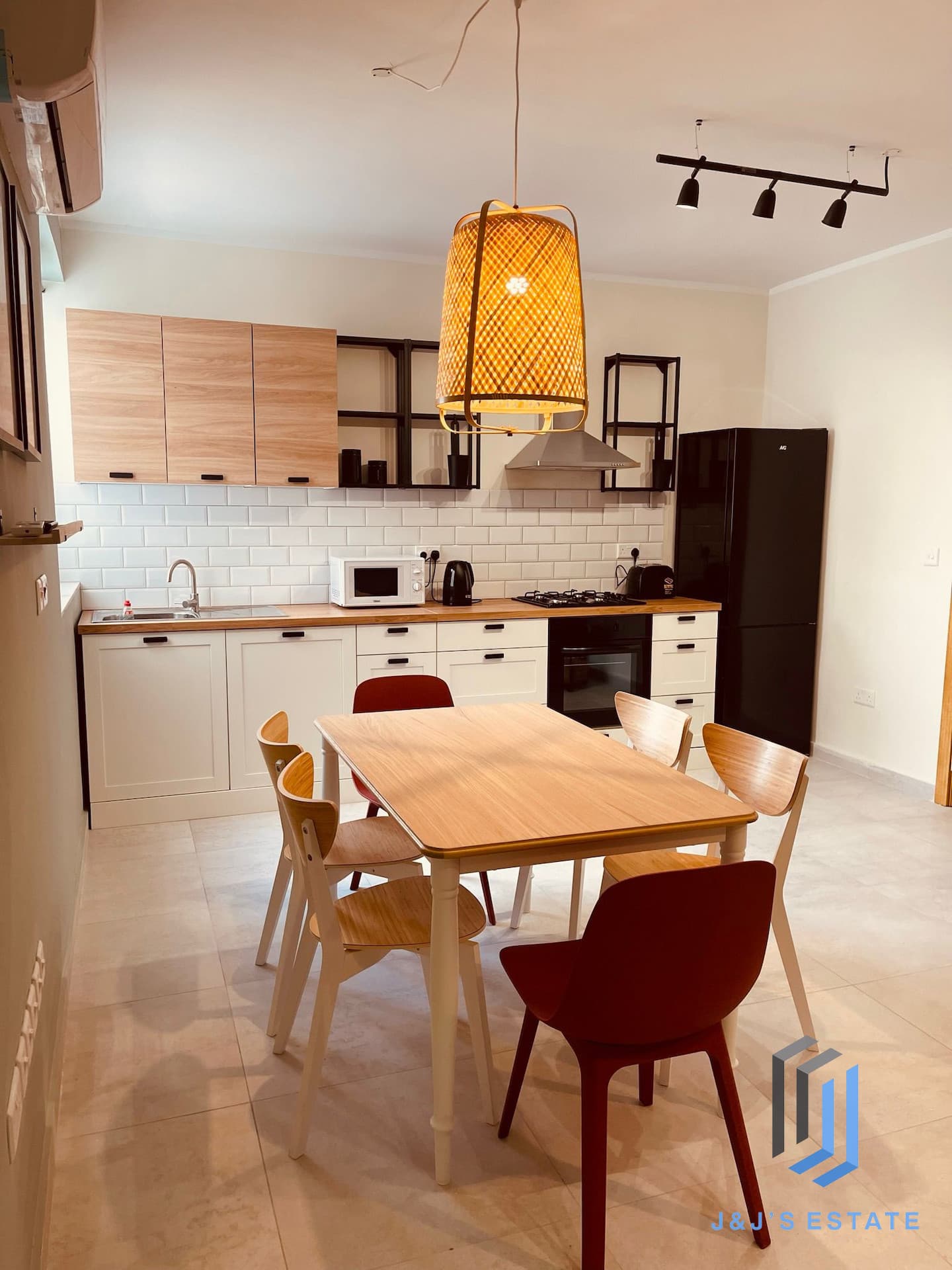 Fully furnished two-bedroom apartment in Mosta · 7