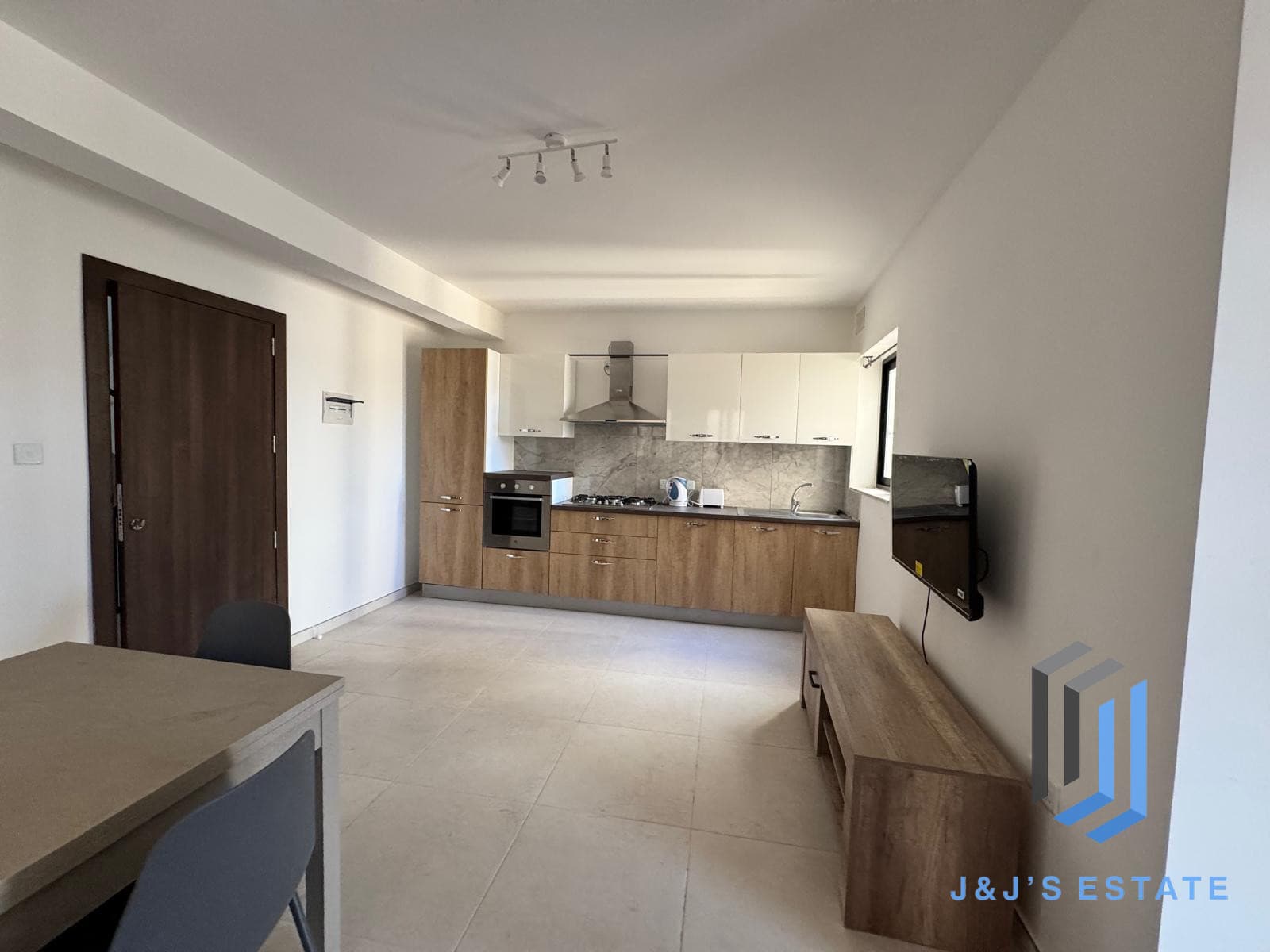 Fully furnished two-bedroom apartment in central Msida · 3