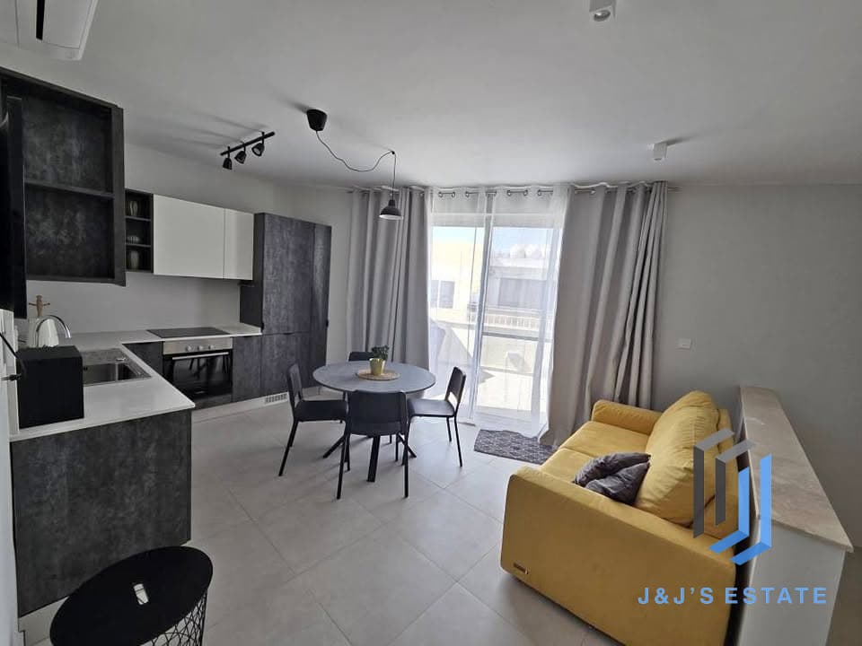 Fully furnished 2‑bed duplex penthouse with terrace in Sliema · 1