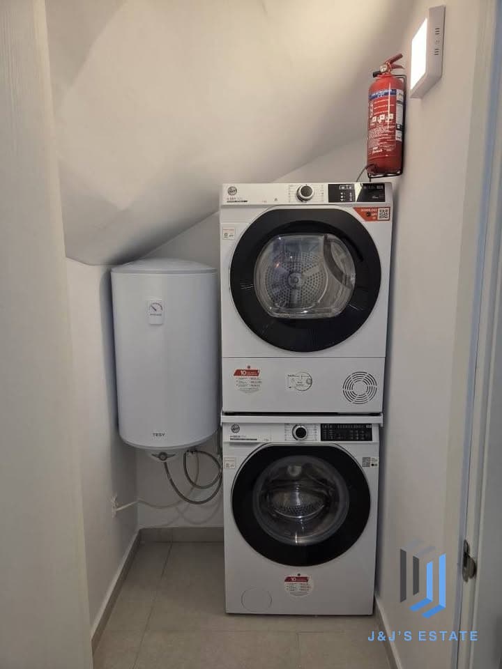 Fully furnished 2‑bed duplex penthouse with terrace in Sliema · 9