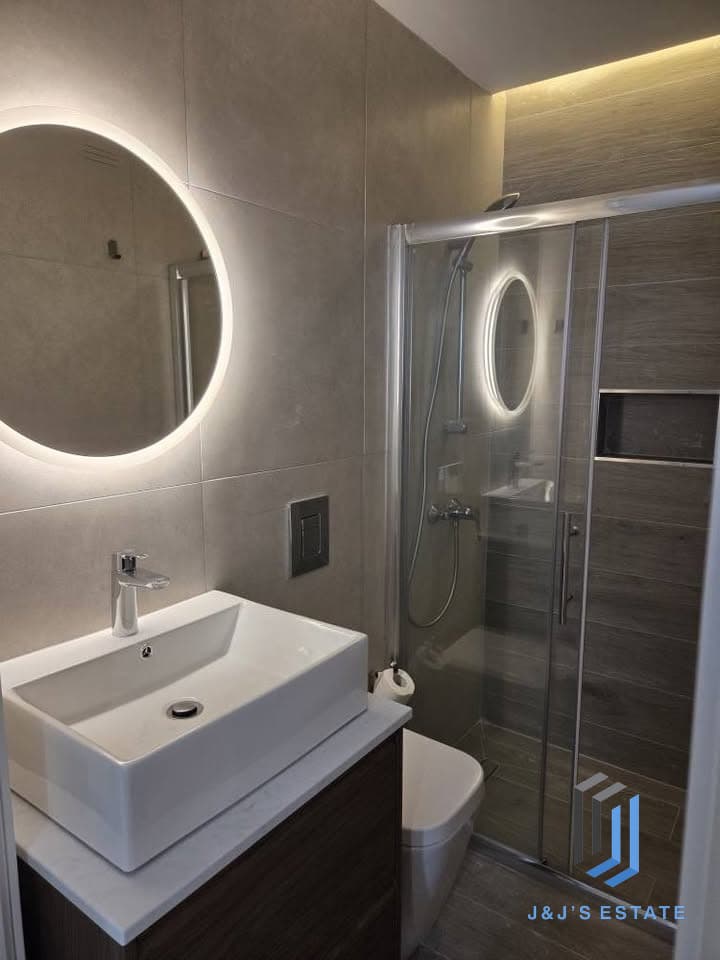 Fully furnished 2‑bed duplex penthouse with terrace in Sliema · 4