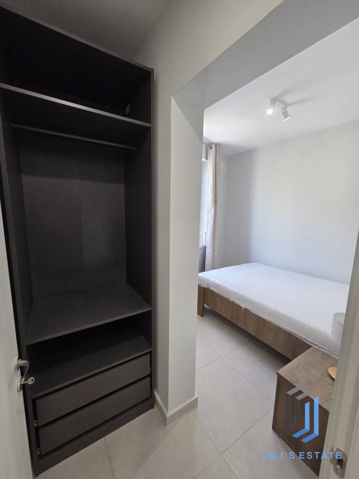 Fully furnished 2‑bed duplex penthouse with terrace in Sliema · 5