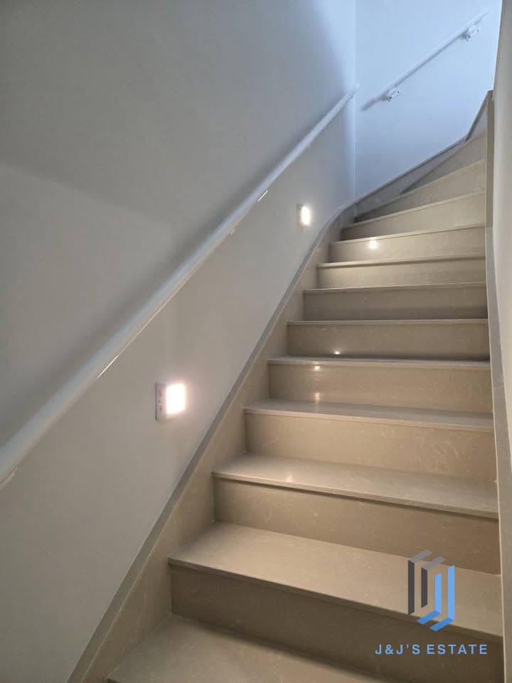 Fully furnished 2‑bed duplex penthouse with terrace in Sliema · 10