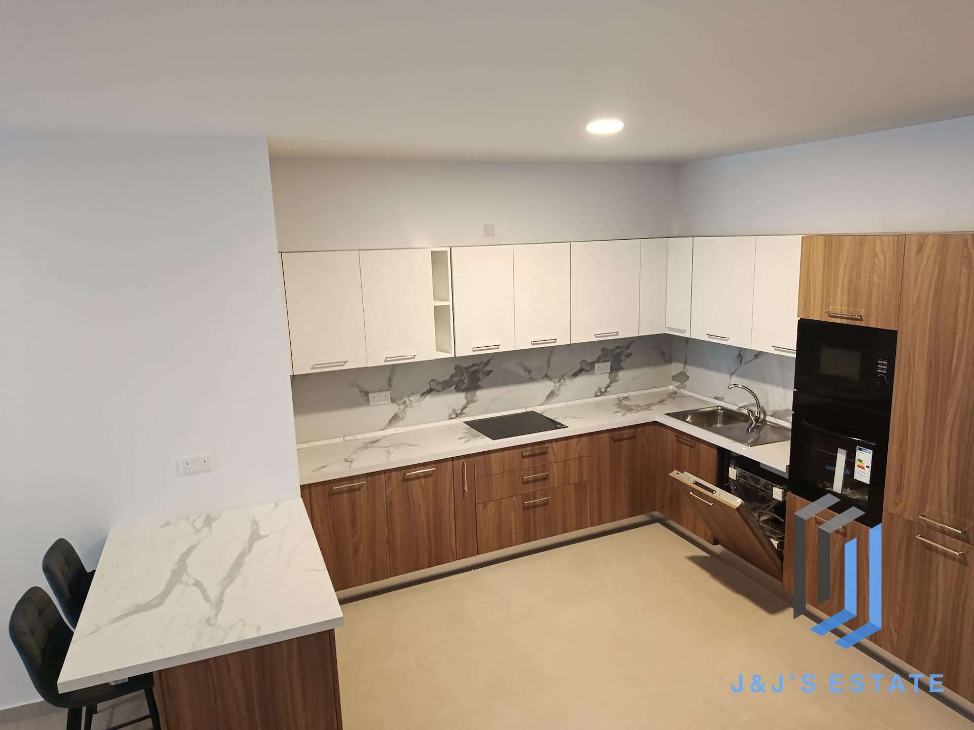 Fully Furnished Two Bedroom Apartment in Birzebbuga · 3