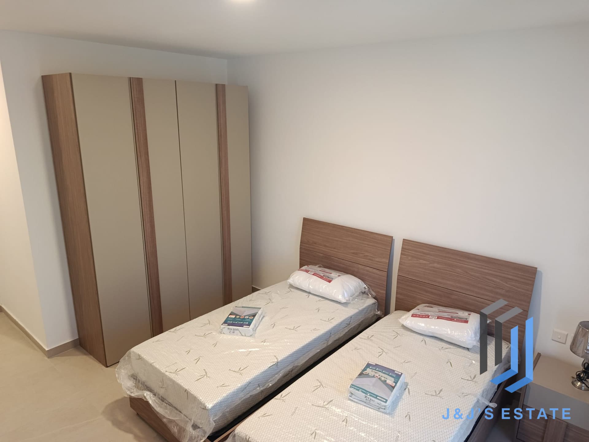 Fully Furnished Two Bedroom Apartment in Birzebbuga · 5