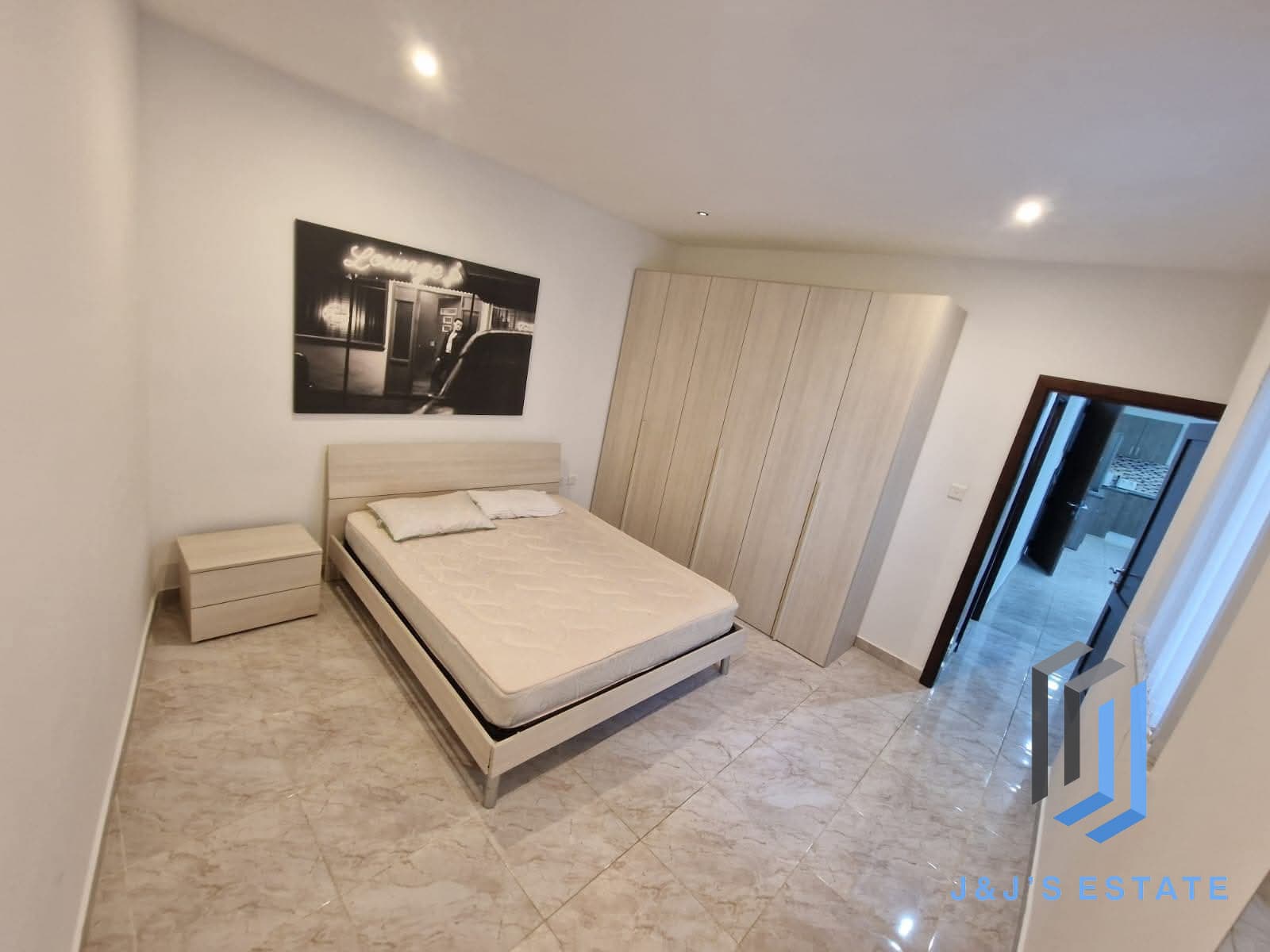 Fully furnished three-bedroom apartment in Qrendi · 4