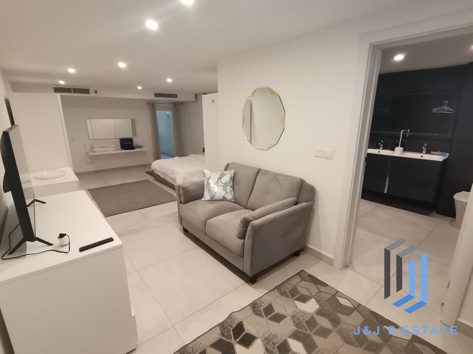 Fully Furnished Two Bedroom Apartment in Lively St Julians · 16