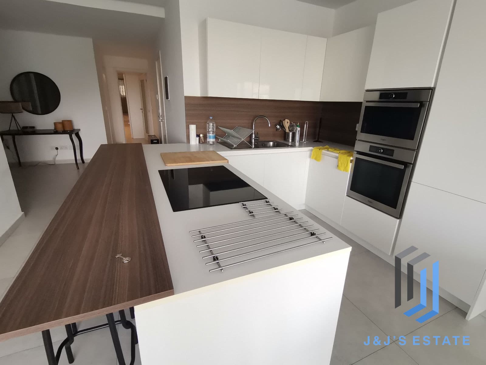 Fully Furnished Two Bedroom Apartment in Lively St Julians · 7