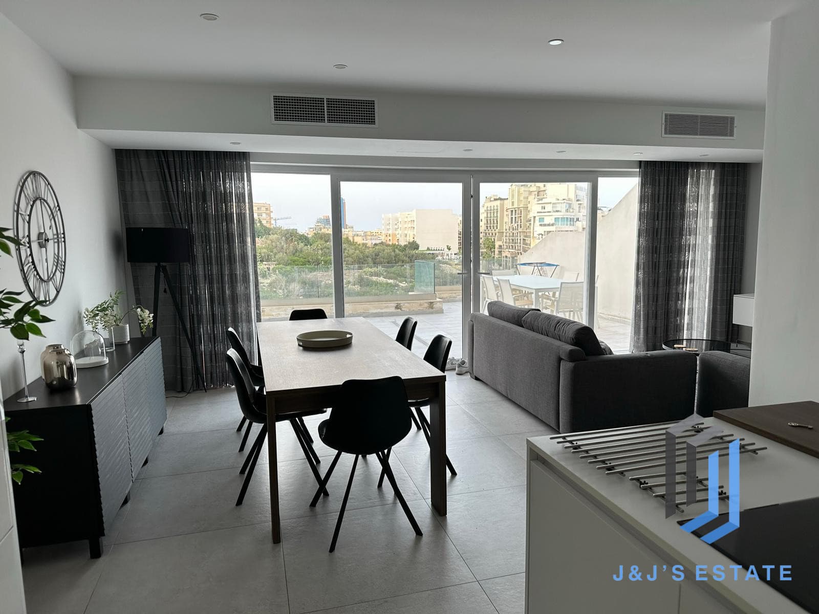 Fully Furnished Two Bedroom Apartment in Lively St Julians · 4