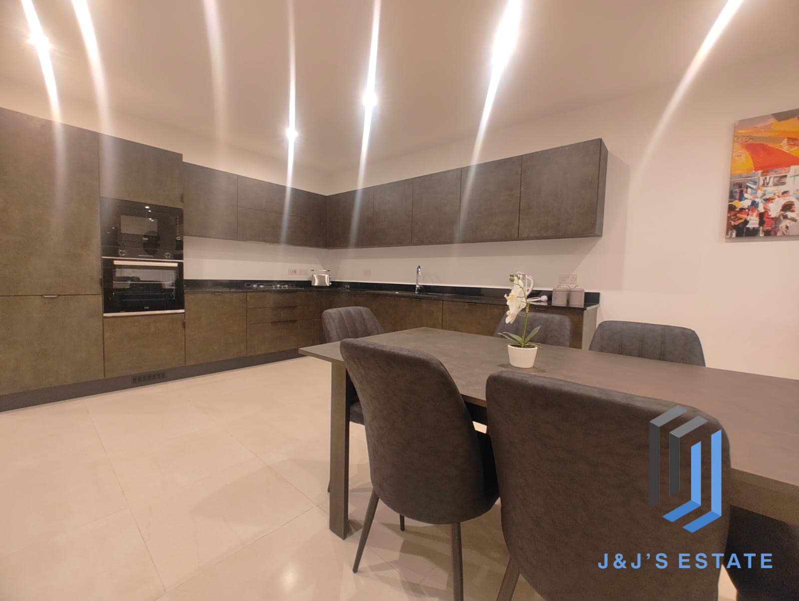 Spacious Three Bedroom Apartment Rental in Balzan · 14