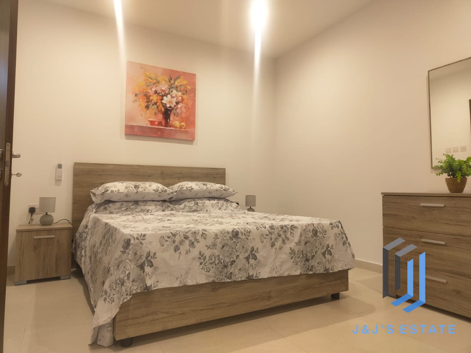 Spacious Three Bedroom Apartment Rental in Balzan · 15