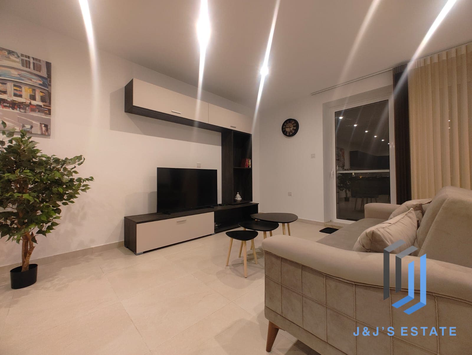 Spacious Three Bedroom Apartment Rental in Balzan · 2