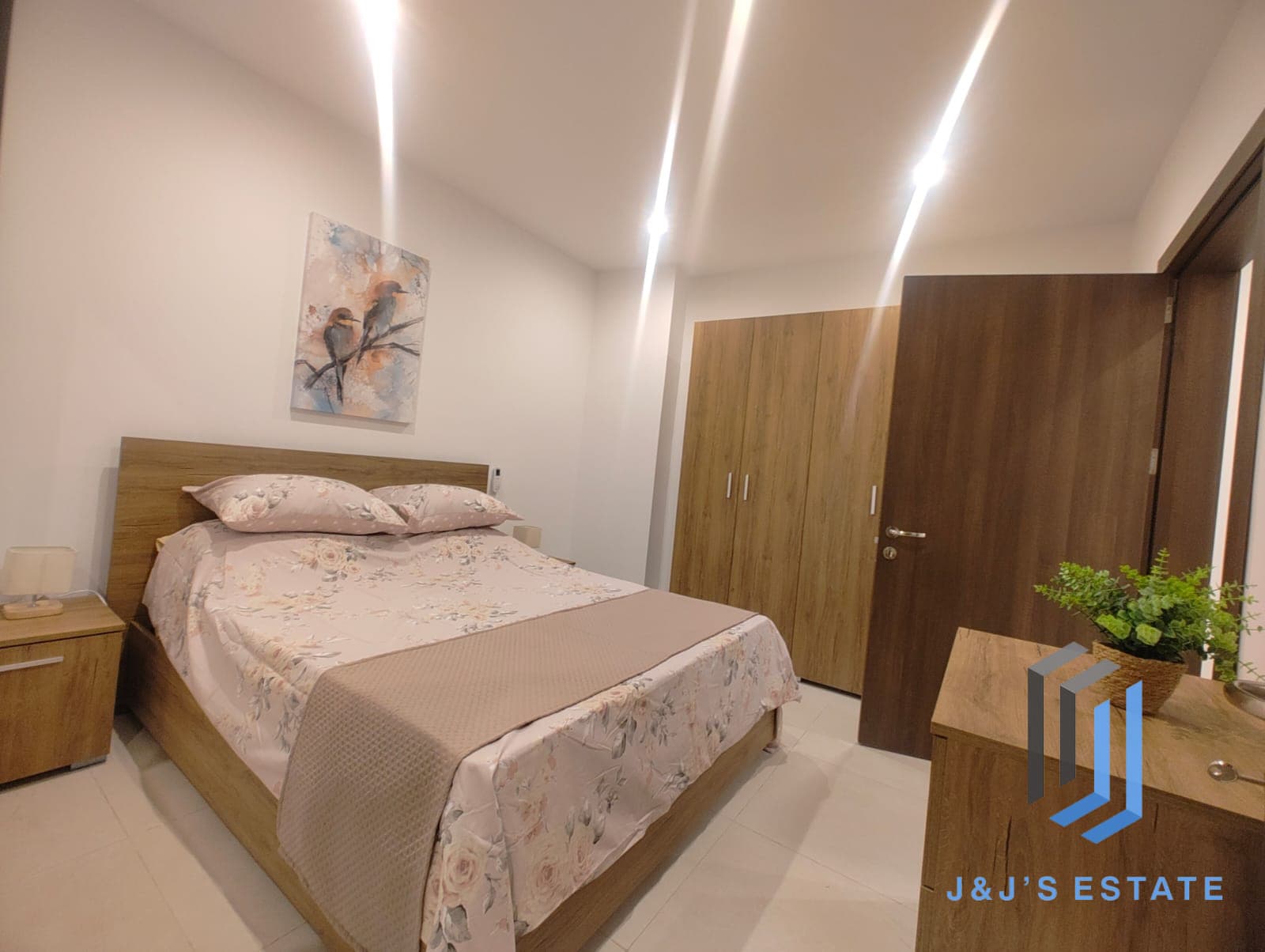 Spacious Three Bedroom Apartment Rental in Balzan · 17